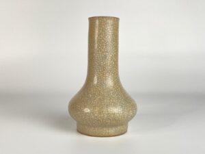 Song Dynasty – Ge Ware Long-Necked vase  宋代哥窑米黄釉长颈瓶